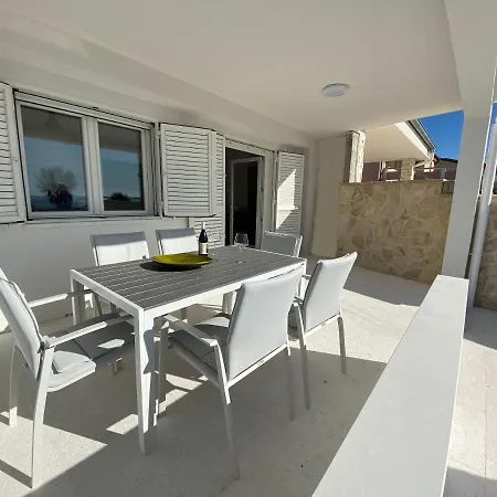 House Laura Holiday home *