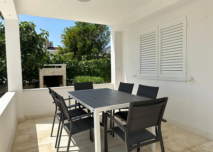 House Laura Vakantiehuis Vir