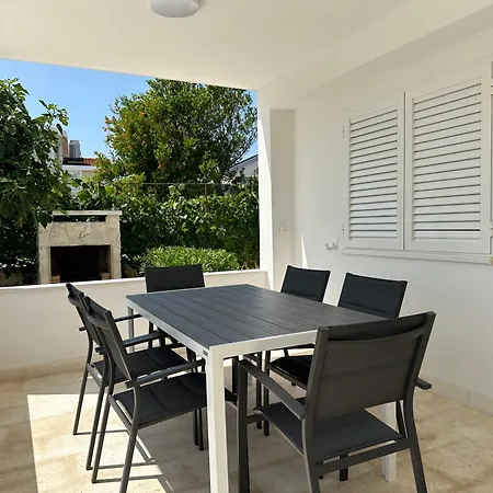 House Laura Holiday home Vir