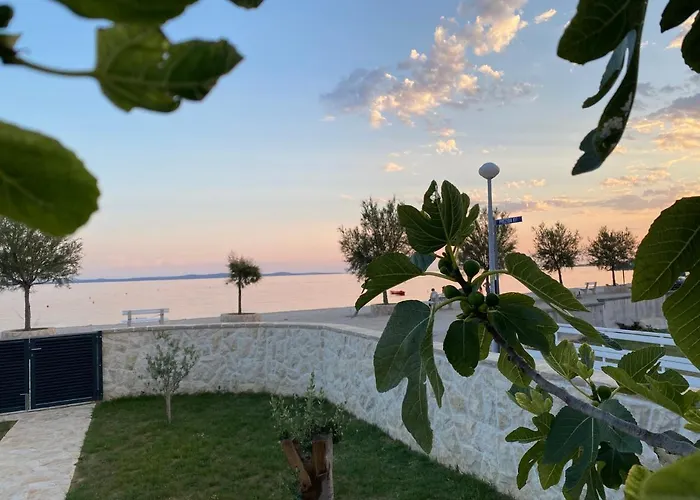 House Laura Tatil Evi *